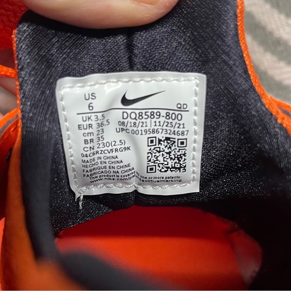 Nike Air NIB Huarache "Rush Orange/Black" Shoes Size 6 - Picture 4 of 5